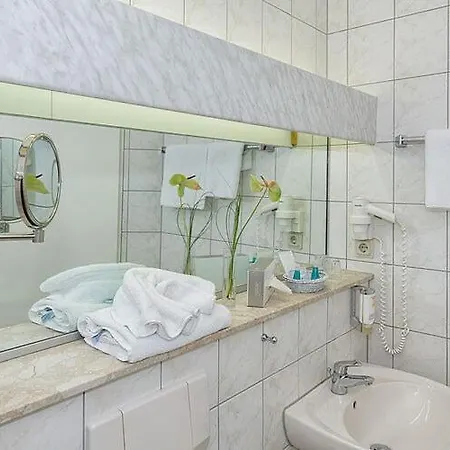 Ruegen Ifa, דירה בינץ